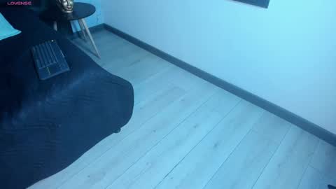 I S A  S AN D E R S  online show from November 8, 7:17 pm