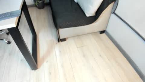 I S A  S AN D E R S  online show from November 16, 7:16 pm