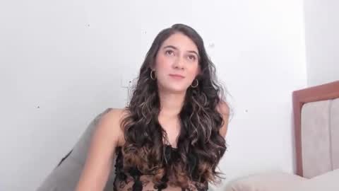 ishabellalopez online show from April 14, 5:00 am