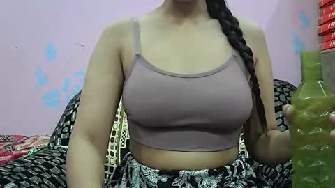 ishika_singh_ online show from March 17, 2:49 am