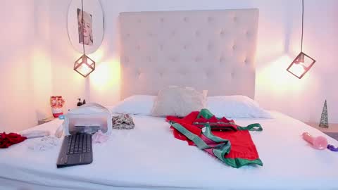 Isis online show from December 12, 12:22 pm