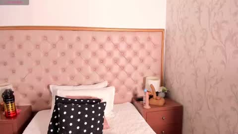 Vanessa online show from March 8, 5:33 pm