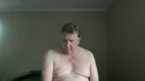 island625103 online show from October 25, 8:42 pm