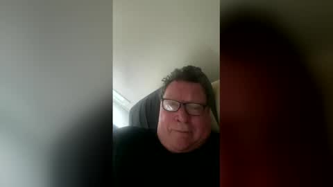 island625103 online show from January 18, 2:48 pm