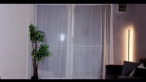 Snapshot of isnotforeveryone chatting on October 14, 1:30 am Julyane online show from October 14, 1:30 am