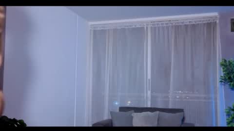 Snapshot of isnotforeveryone chatting on October 18, 4:05 am Julyane online show from October 18, 4:05 am