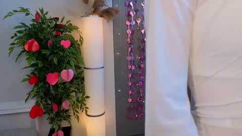 Emilia online show from February 28, 7:56 am