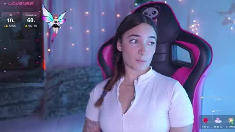 ISSA  online show from November 20, 10:40 pm