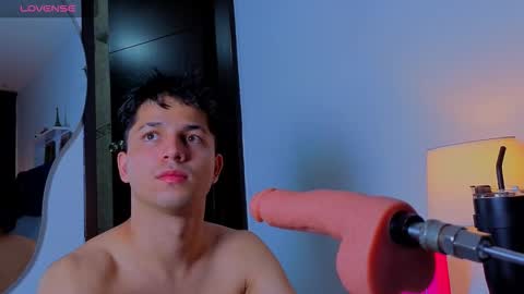 Issac online show from December 3, 5:41 am