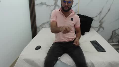 Issack online show from April 21, 3:13 am