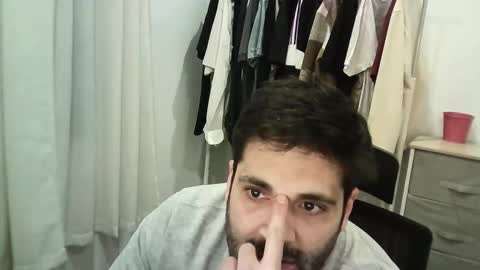 italianboybcn online show from November 26, 6:37 pm