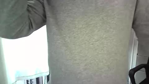 italianboybcn online show from November 17, 10:07 am