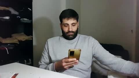 Snapshot of italianboybcn chatting on January 18, 12:13 am italianboybcn online show from January 18, 12:13 am