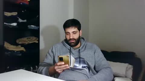 Snapshot of italianboybcn chatting on January 22, 10:40 am italianboybcn online show from January 22, 10:40 am