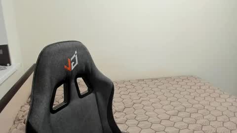 Ethan online show from December 6, 5:06 pm