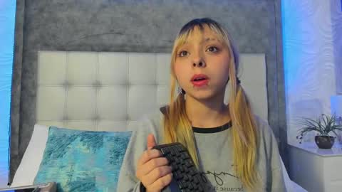 B I B I  online show from November 20, 2:10 am