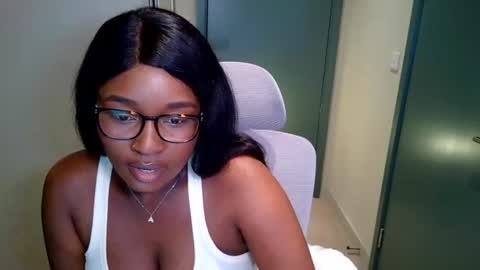 itsanna_b online show from July 1, 12:52 am