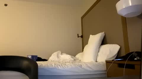 itsavibeouthere online show from December 17, 12:23 am