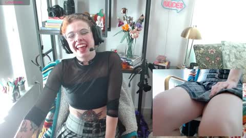 Jenna Gee online show from December 6, 5:49 pm