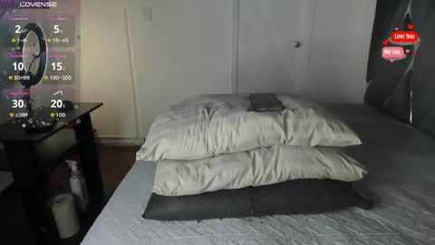 Moon online show from April 12, 11:36 am