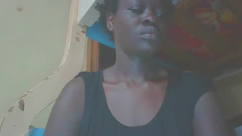 Snapshot of itsqueen_blacq chatting on October 16, 8:03 am Queen blacq online show from October 16, 8:03 am