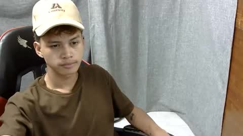 itzme_john online show from June 4, 8:26 pm