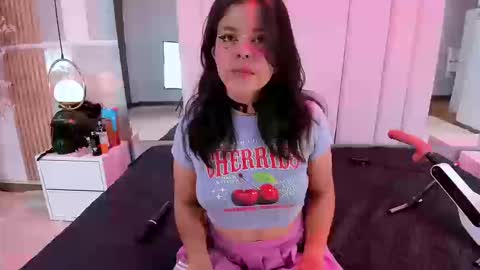 Snapshot of ivannabellini_ chatting on September 18, 1:37 pm online show from September 18, 1:37 pm