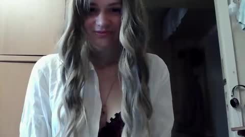 Snapshot of ivetta911 chatting on October 21, 12:43 pm ivetta911 online show from October 21, 12:43 pm