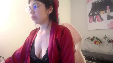 Ivette  online show from December 5, 2:37 pm