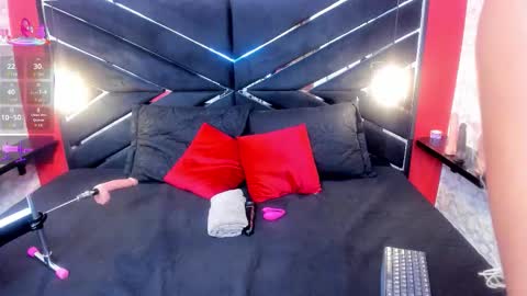 Ivis  online show from December 16, 1:17 pm