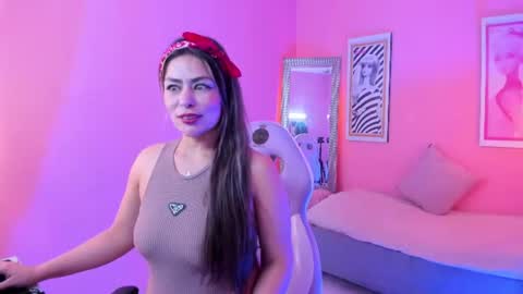 Ivonne online show from June 10, 7:35 pm