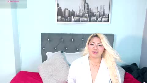 IvonnyBon online show from May 27, 3:14 am