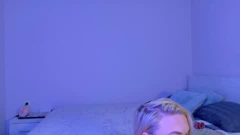 ivory_soule online show from December 5, 7:00 pm