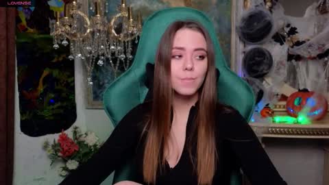 ivorywood_ online show from October 29, 10:39 am