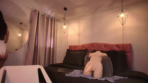 ivy_bonnie online show from November 10, 11:57 am