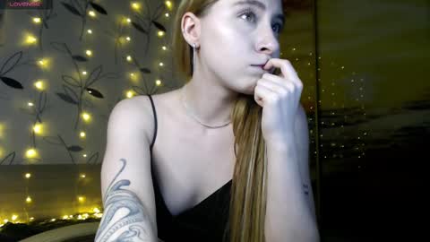 Snapshot of ivy_dean_ chatting on March 12, 12:09 am Ivy online show from March 12, 12:09 am