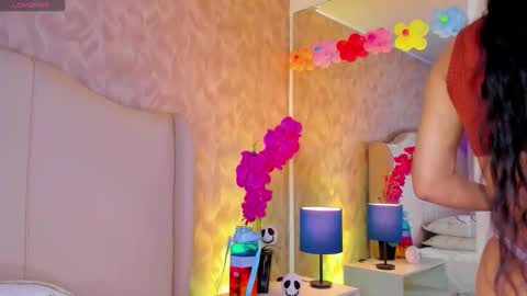 Ivy  online show from November 7, 9:50 pm