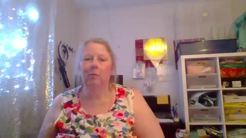 ivyjane3522 online show from July 9, 1:53 am