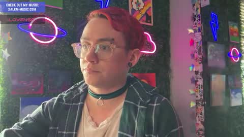 Muse hethey online show from December 1, 8:33 pm