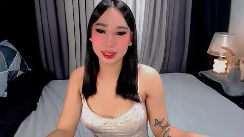 UR LOVELY IYANNA online show from December 3, 6:19 pm