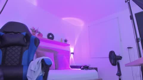 Iza online show from November 7, 1:35 pm