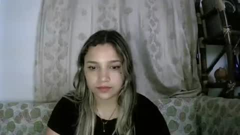 izzy_32 online show from March 31, 6:25 am