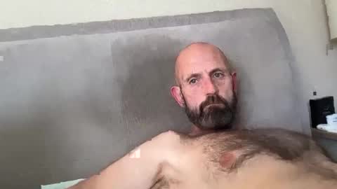 izzysboytoy1 online show from April 30, 4:12 pm