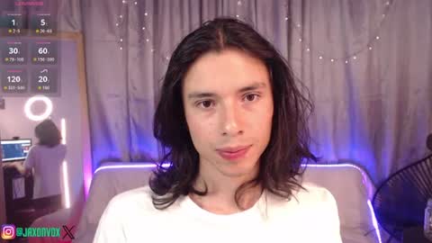 Hey im Jaxxxon check my info     online show from July 4, 11:58 am