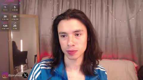 Hey im Jaxxxon check my info     online show from July 22, 12:40 pm
