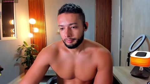 Calix  Independient model Insta and twt Calixsnake online show from April 25, 11:35 pm
