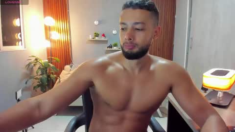 Calix  Independient model Insta and twt Calixsnake online show from May 10, 1:56 am