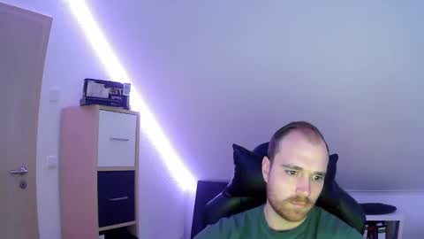 Snapshot of j_german783377 chatting on December 31, 1:19 pm here4y online show from December 31, 1:19 pm