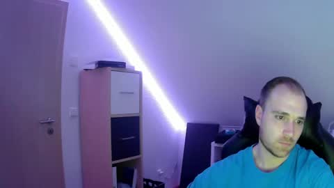 Snapshot of j_german783377 chatting on January 21, 8:54 pm here4y online show from January 21, 8:54 pm
