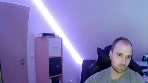 Snapshot of j_german783377 chatting on January 27, 7:13 pm here4y online show from January 27, 7:13 pm